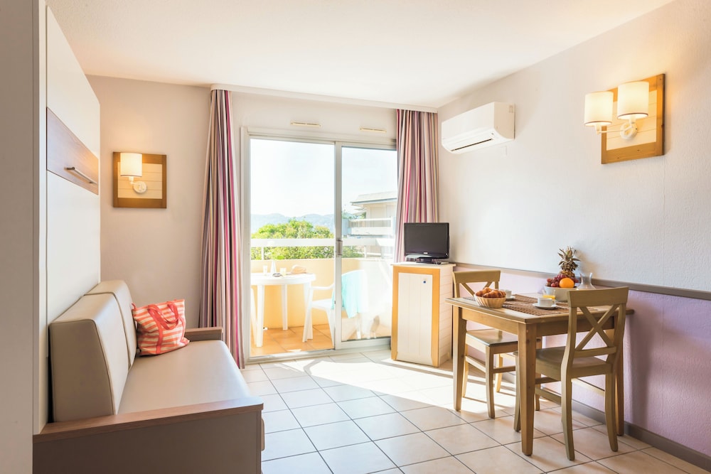 RESIDENCE LA ROSTAGNE 29/50