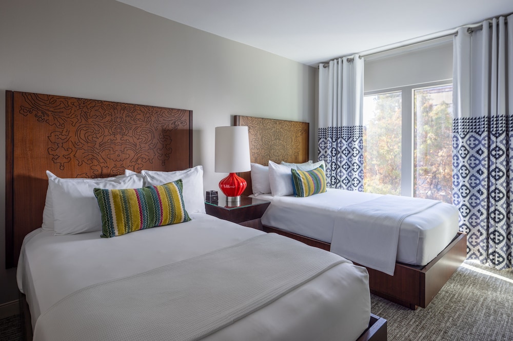 SUITE, 2 DOUBLE BEDS, RIVER VIEW