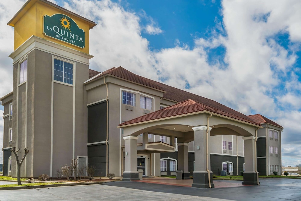 La Quinta Inn & Suites by Wyndham Canton MS 1/37