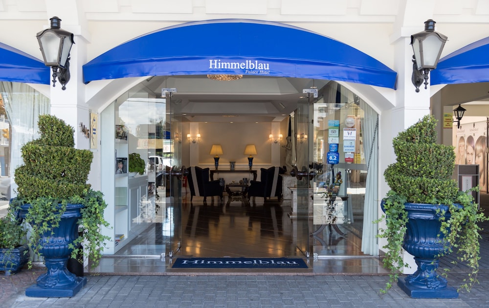 Himmelblau Hotel 3/68