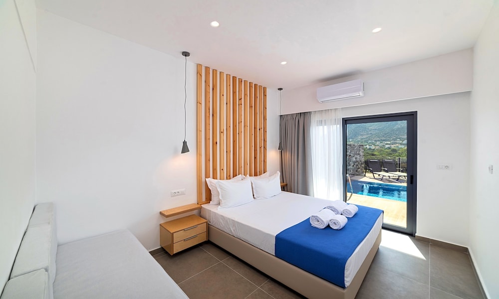 Aelia Suites 22/63