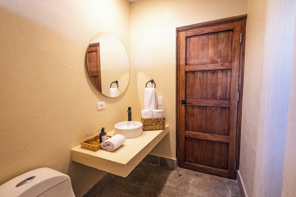 Casa Noa Colonial Rooms 44/48