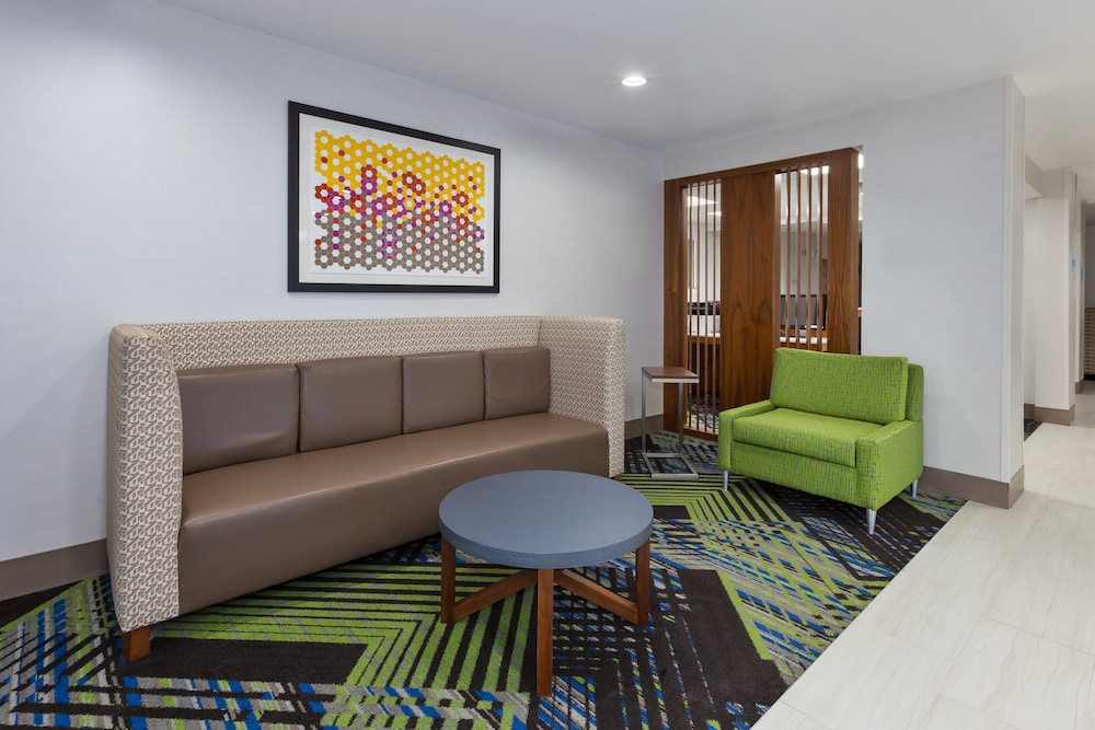 Holiday Inn Express Hotel And Suites Dayton South Franklin 38/56
