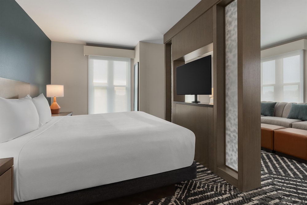 Hyatt House Charleston/Historic District 15/57