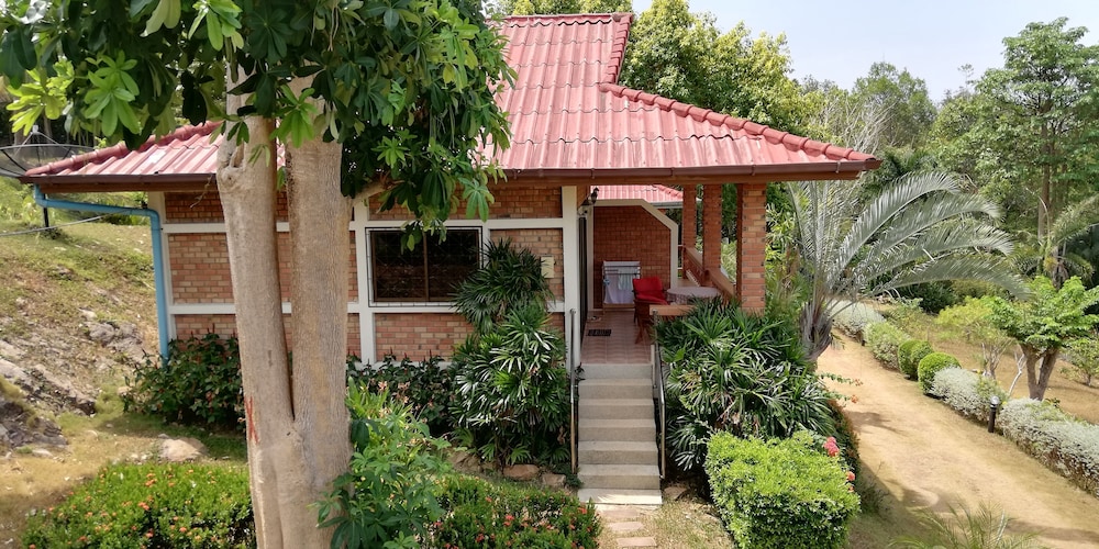 Freedom Estate 8/50