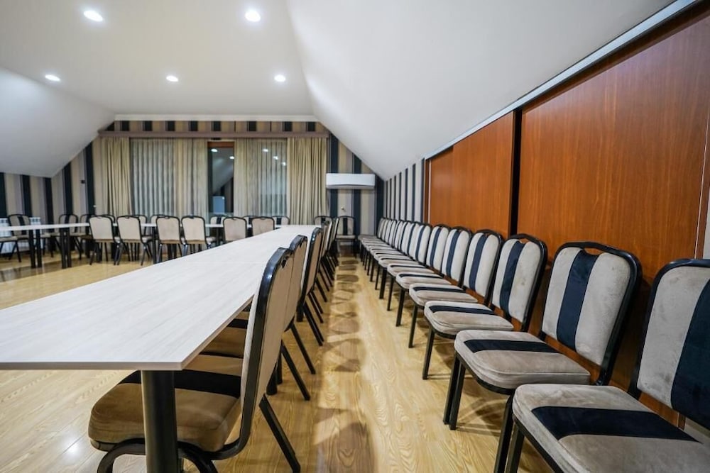 Natali Hotel 53/65