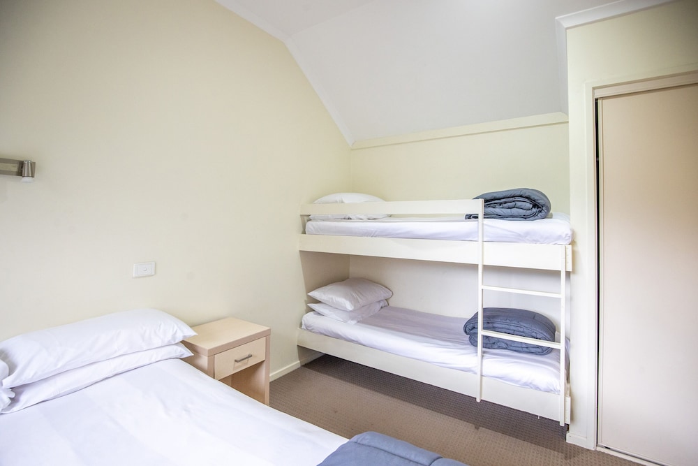 NRMA Bright Holiday Park 7/50