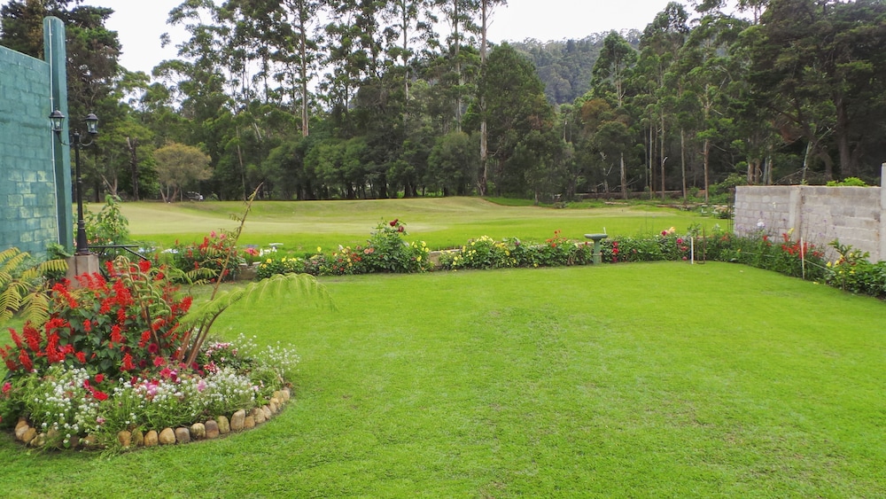 Golf Green City Bungalow 34/38