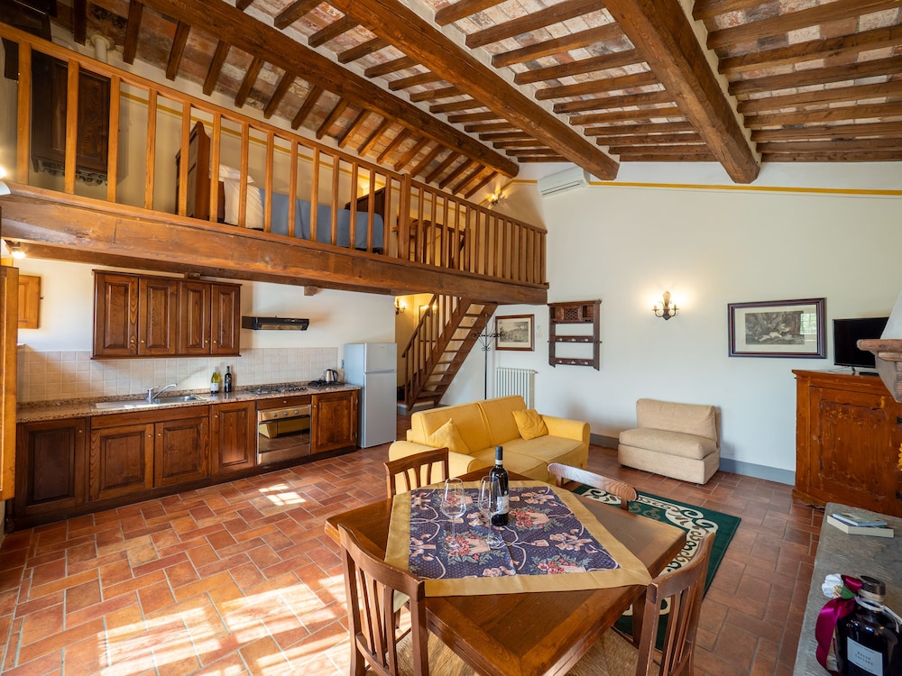 Borgo San Pietro 50/78
