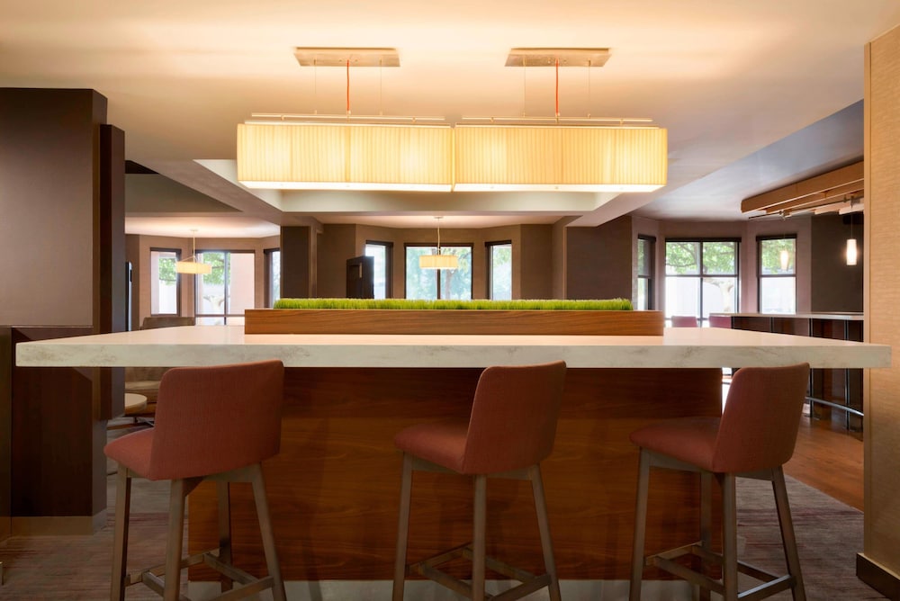 COURTYARD BY MARRIOTT AKRON FAIRLAWN 38/42