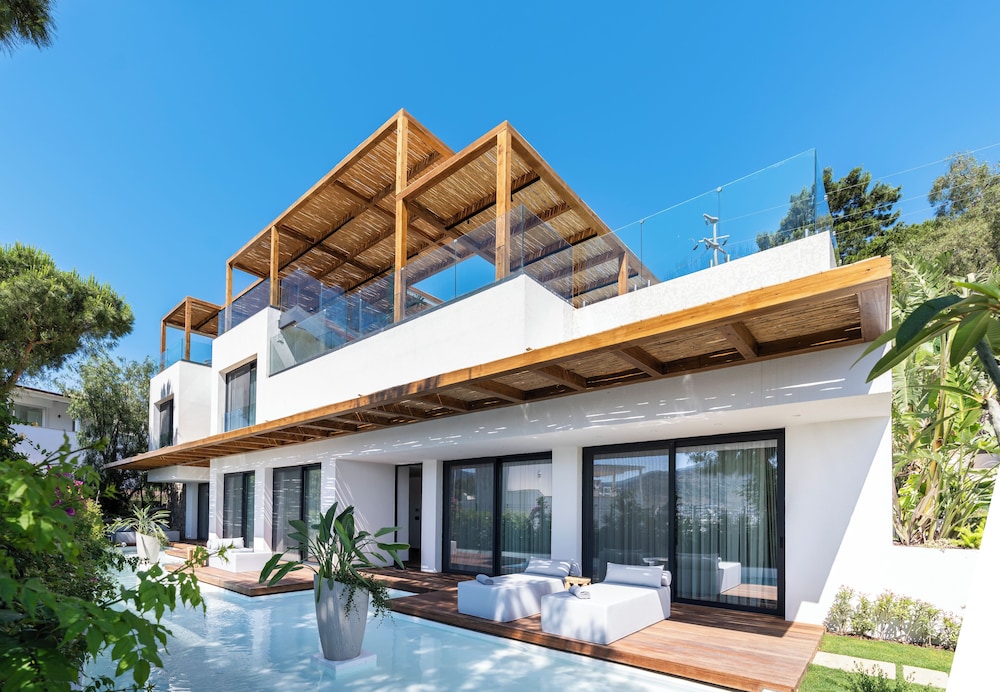Cape Bodrum Luxury Hotel Beach in BODRUM