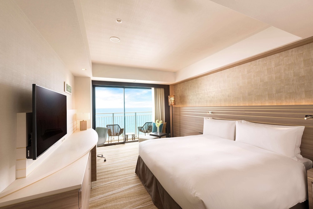 GUEST ROOM, KING BED, OCEAN VIEW, BALCONY
