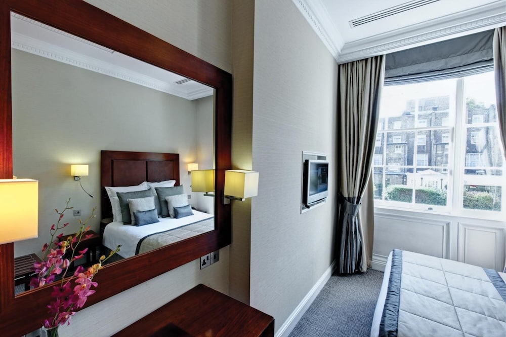 Grange Beauchamp Hotel 42/60
