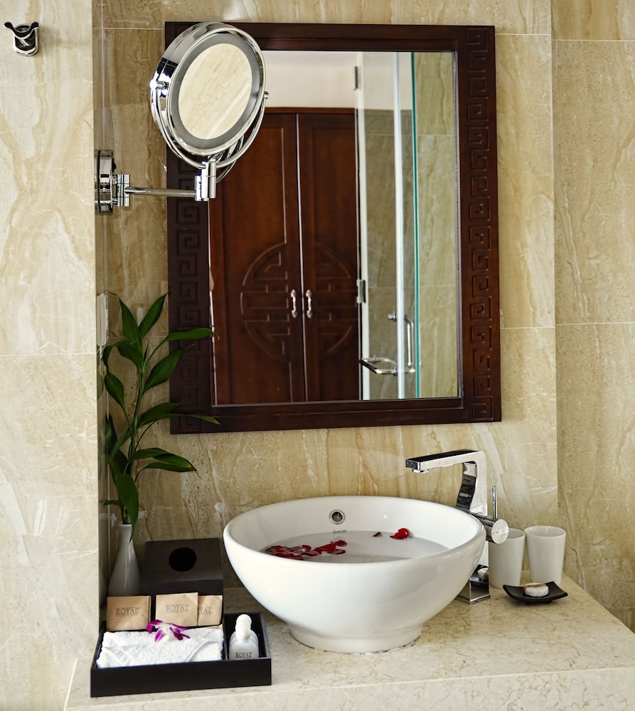 Royal Riverside Hoi An Hotel 65/75