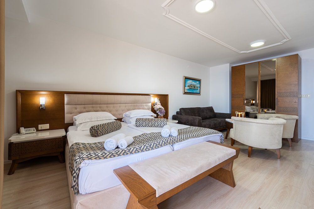 Hotel Adrovic 16/74