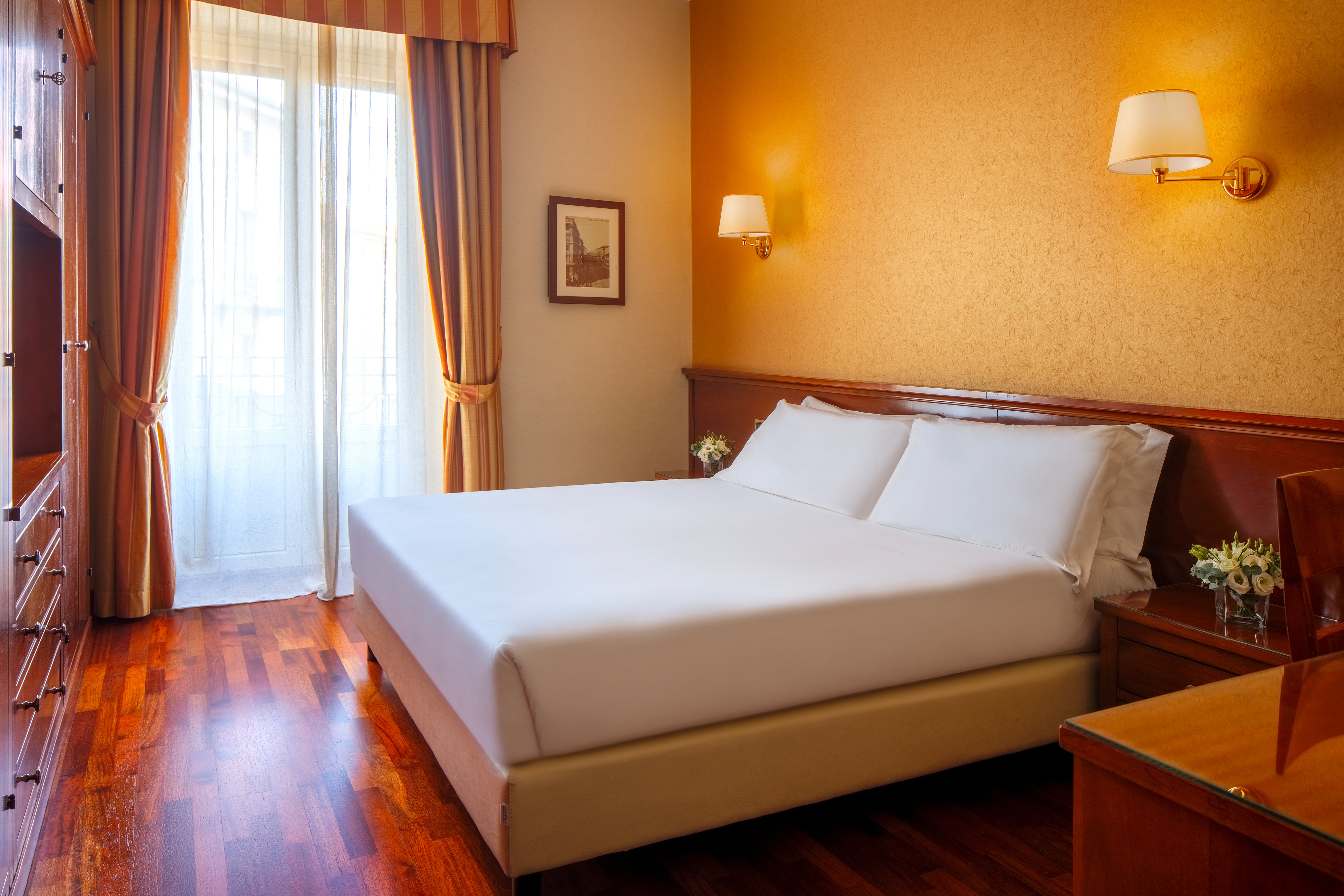 SUITE, SOFA
