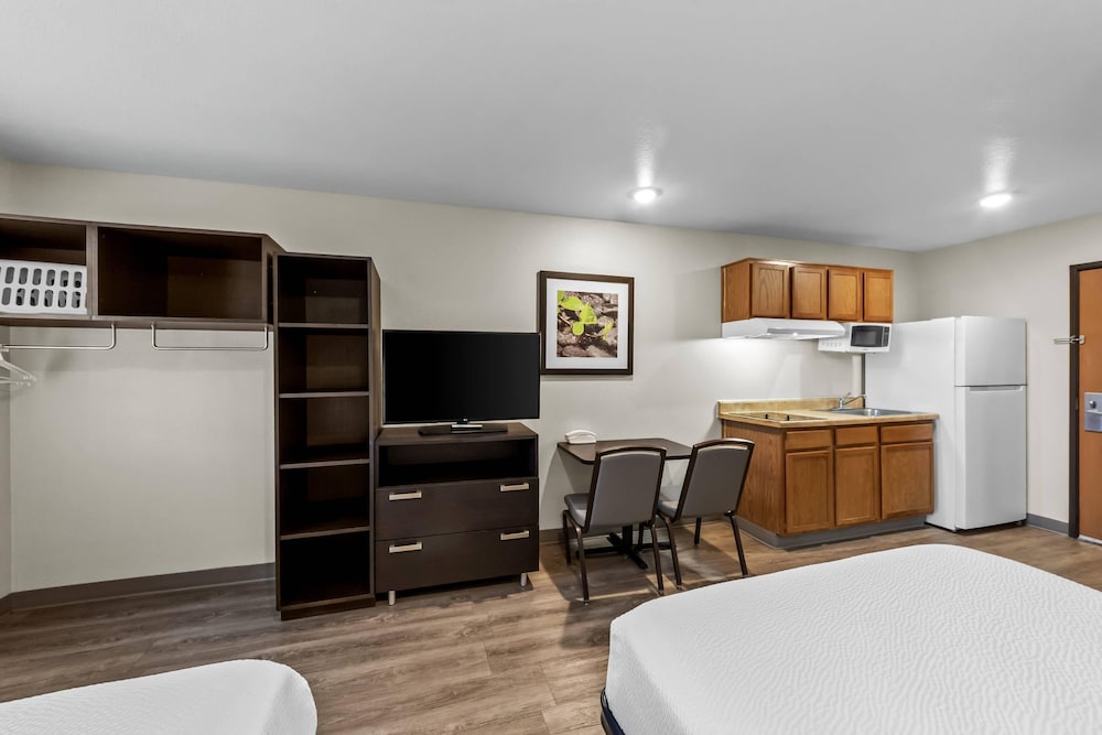 WoodSpring Suites San Antonio South 19/33