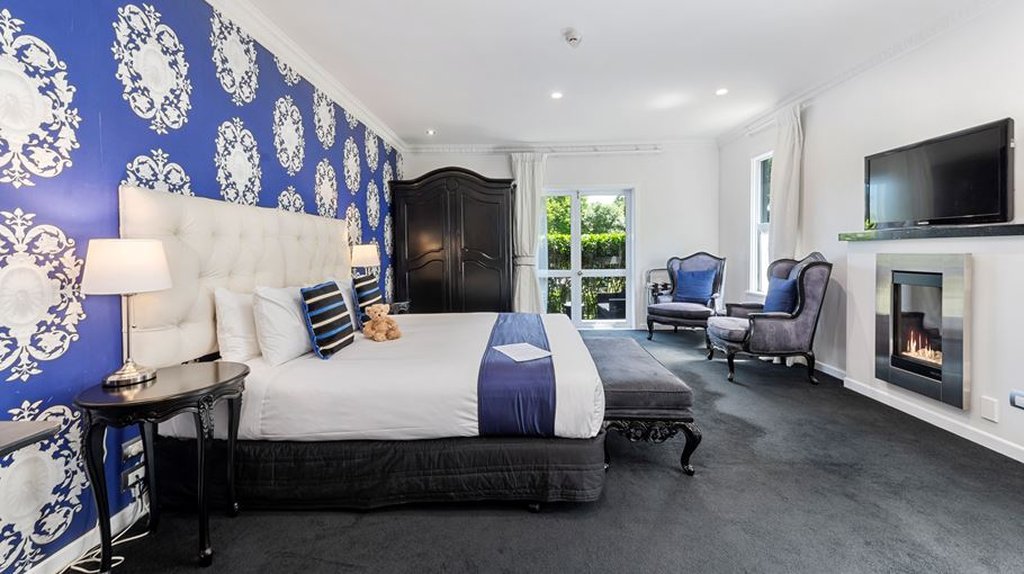 Black Swan Lakeside Boutique Hotel 3/21