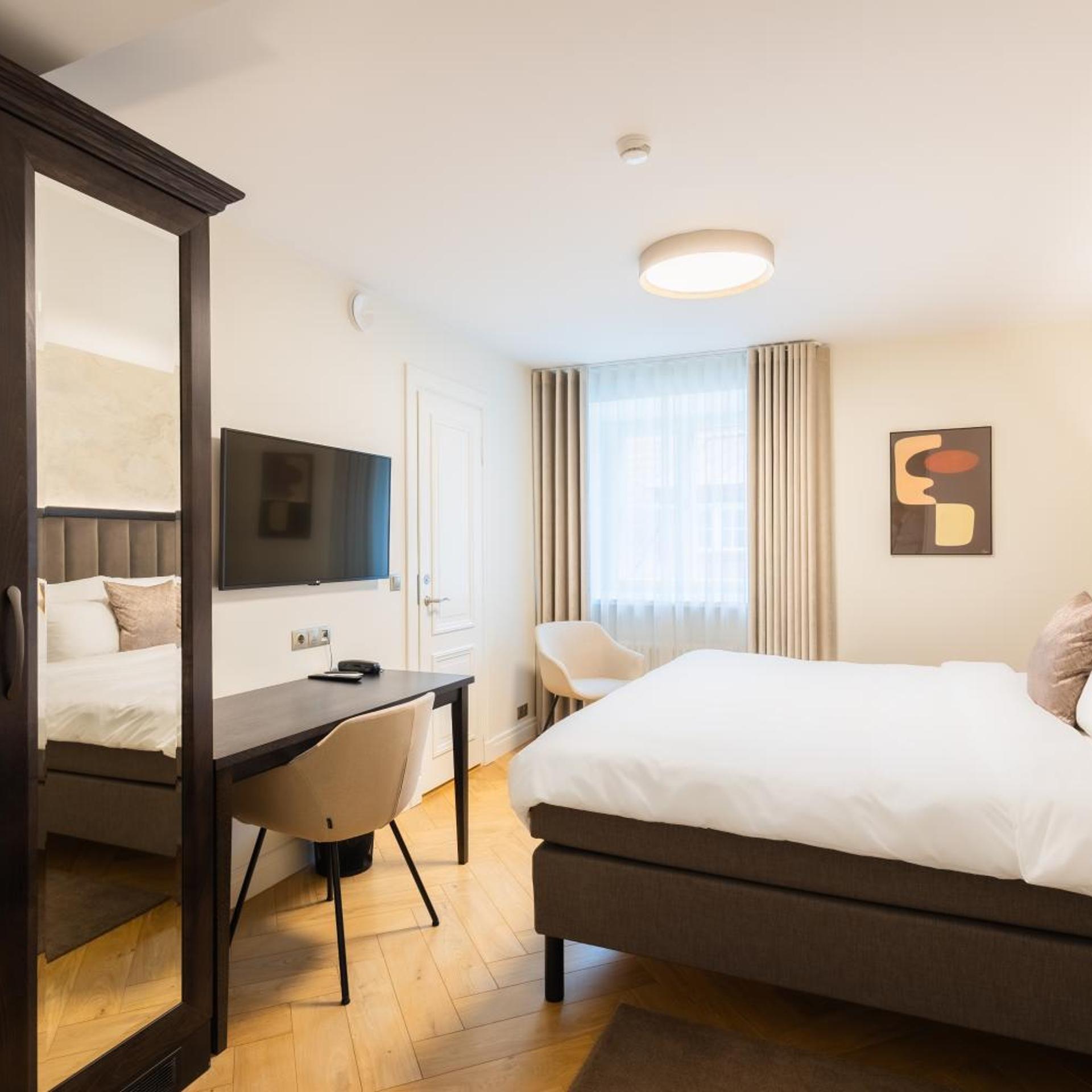 Tower, Suite