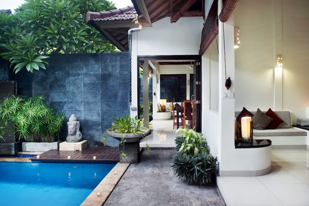 Villa Teman Lovina 33/35