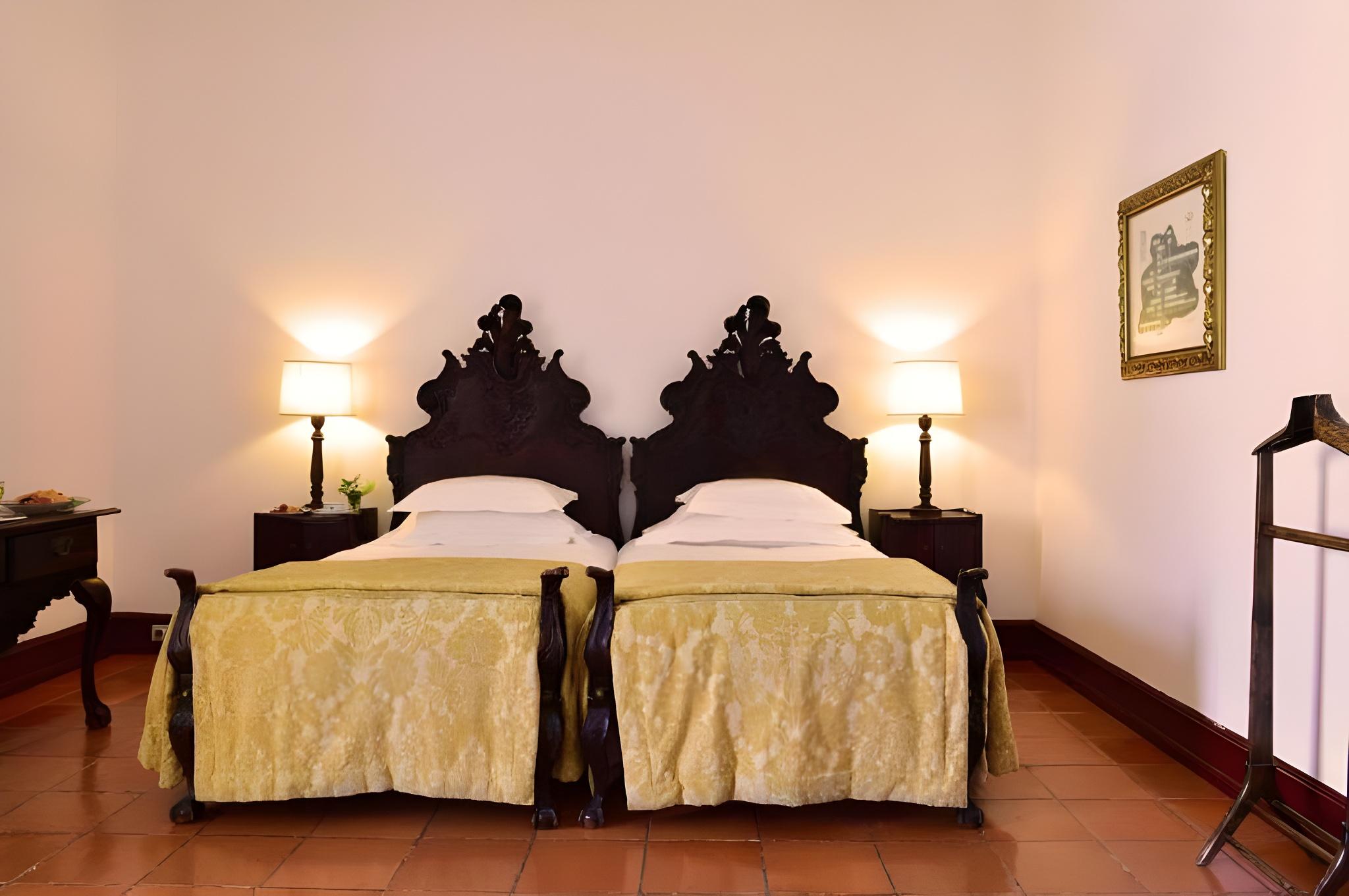 Guest Room, Single