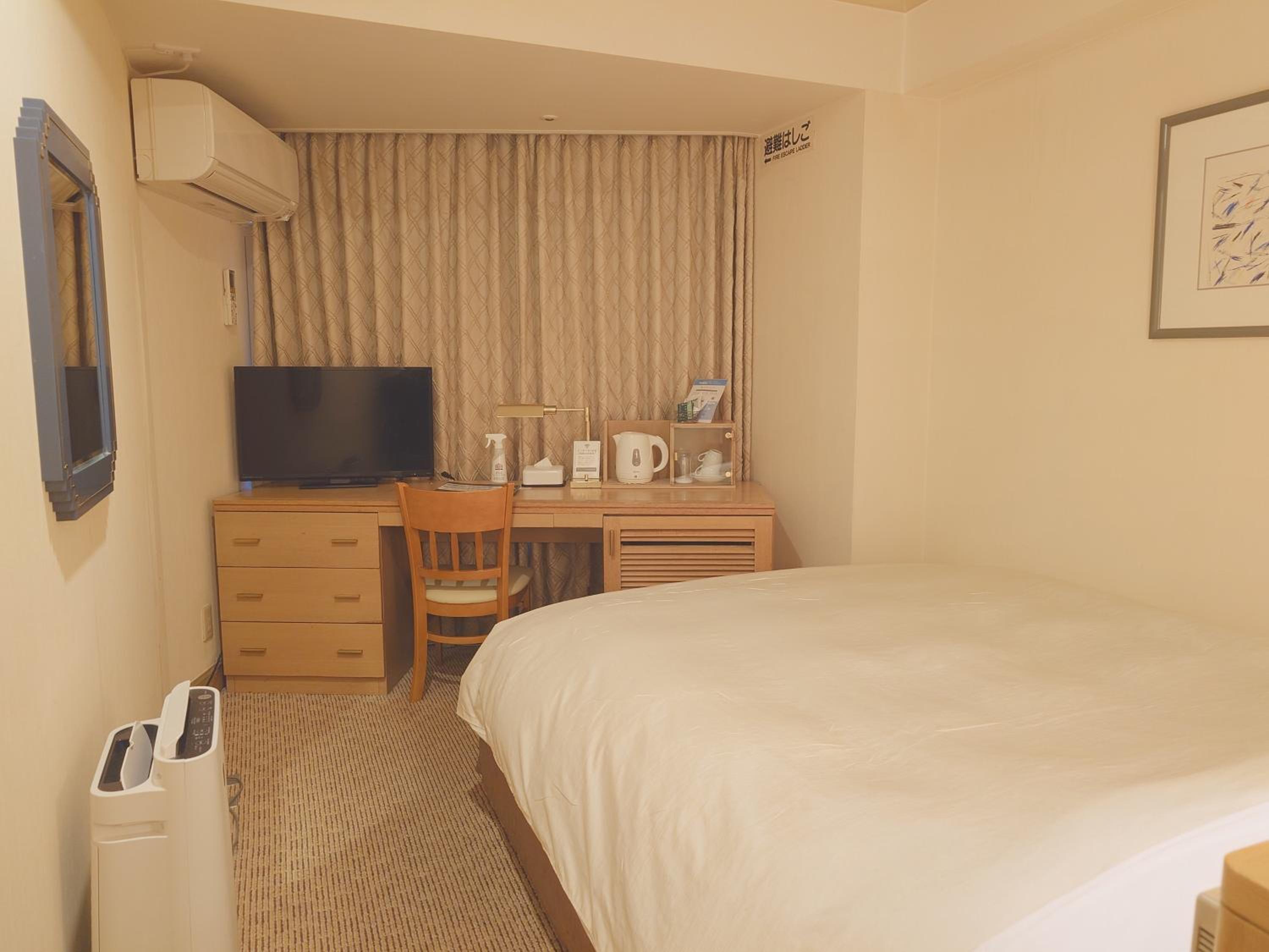 Room, Double Bed