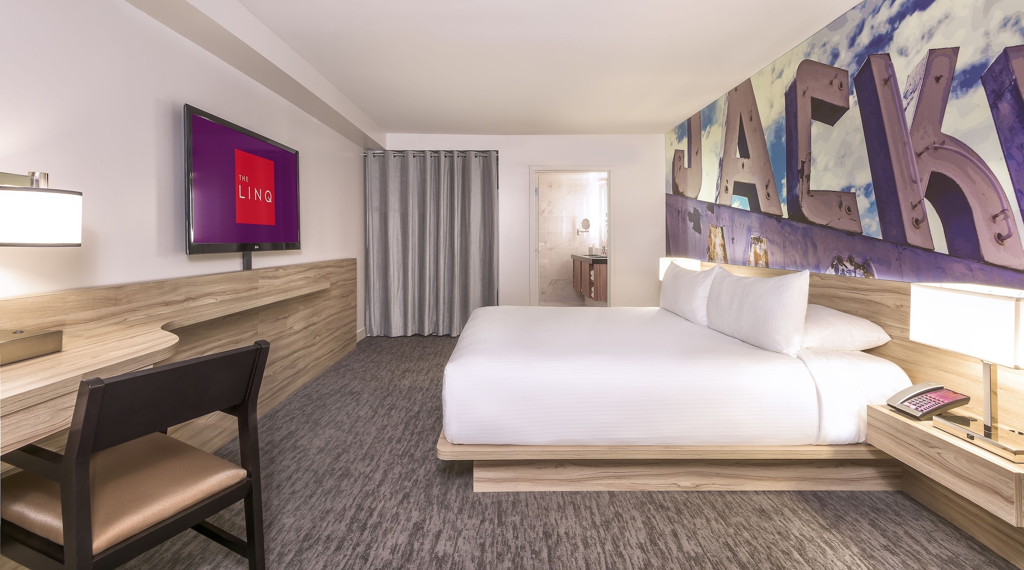 EXECUTIVE, SUITE, KING BED
