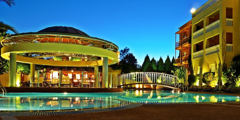 Ambassador Hotel 5/50