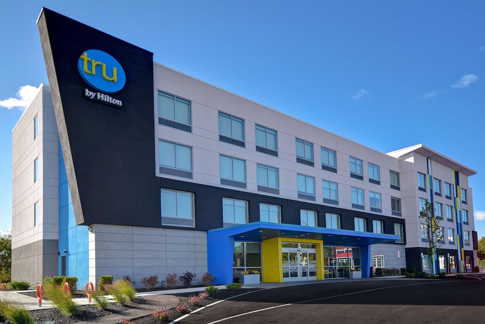 TRU BY HILTON CONCORD NH in CONCORD - NH