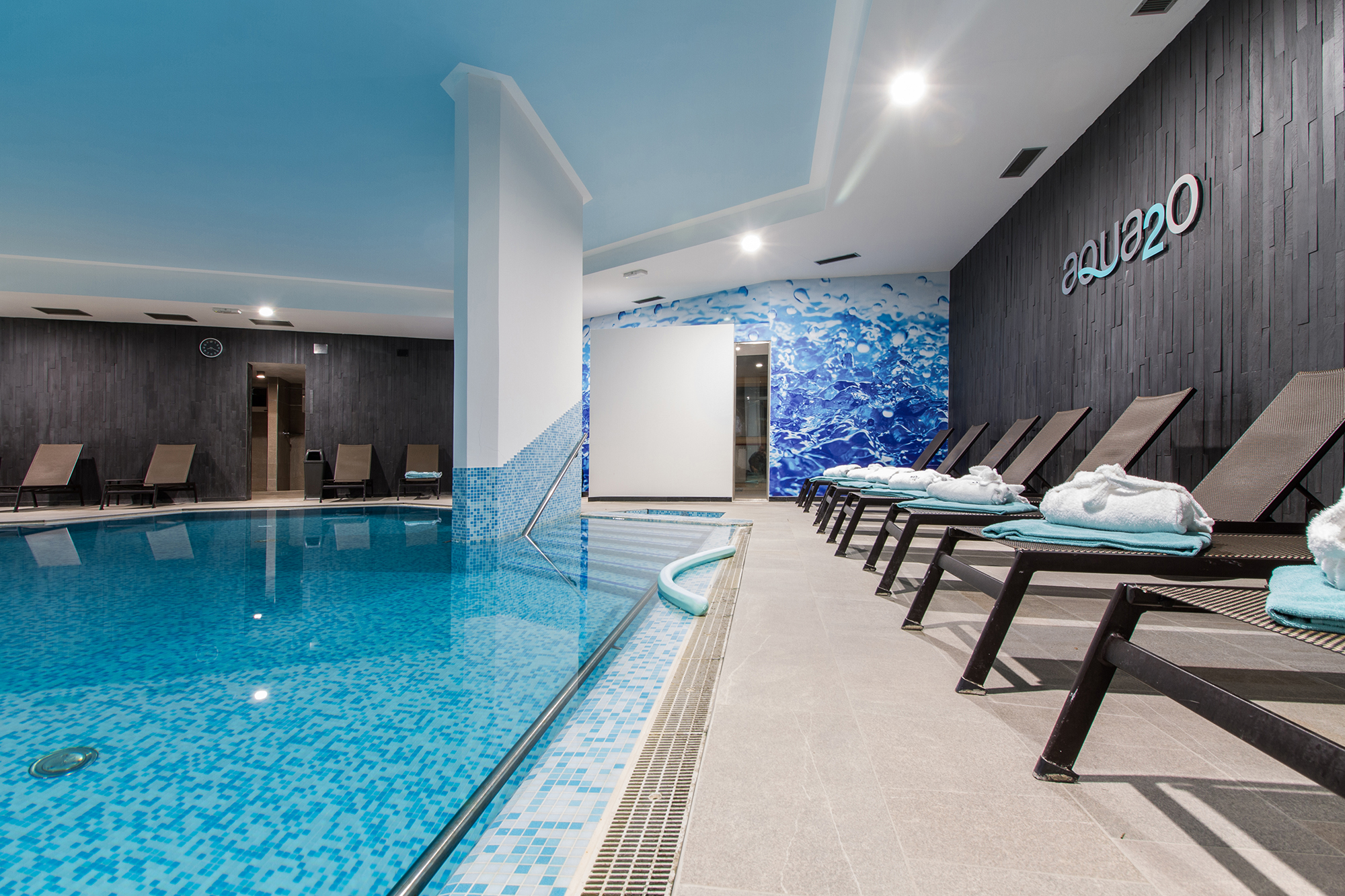 swimming pool spa