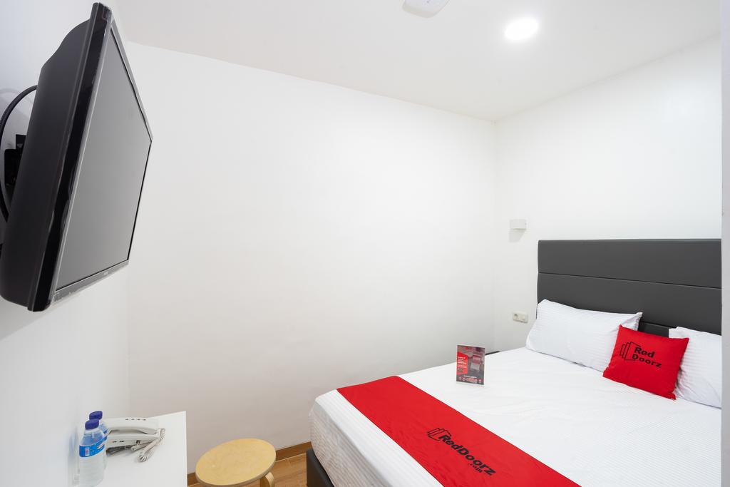 Reddoorz Plus Danau Sunter Utara 5/17