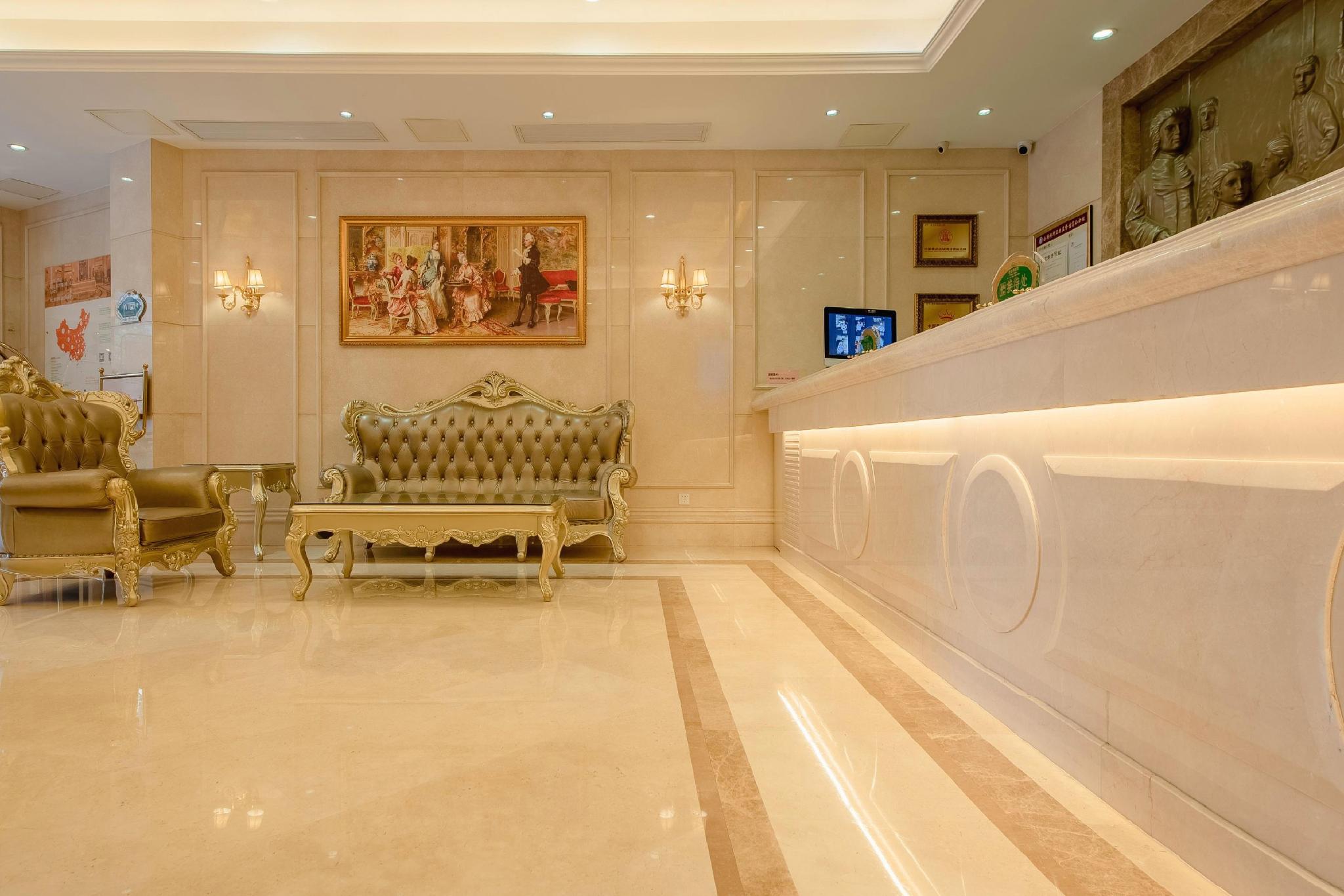 Vienna Hotel (Shenzhen Luohu Port Railway Station) 17/36