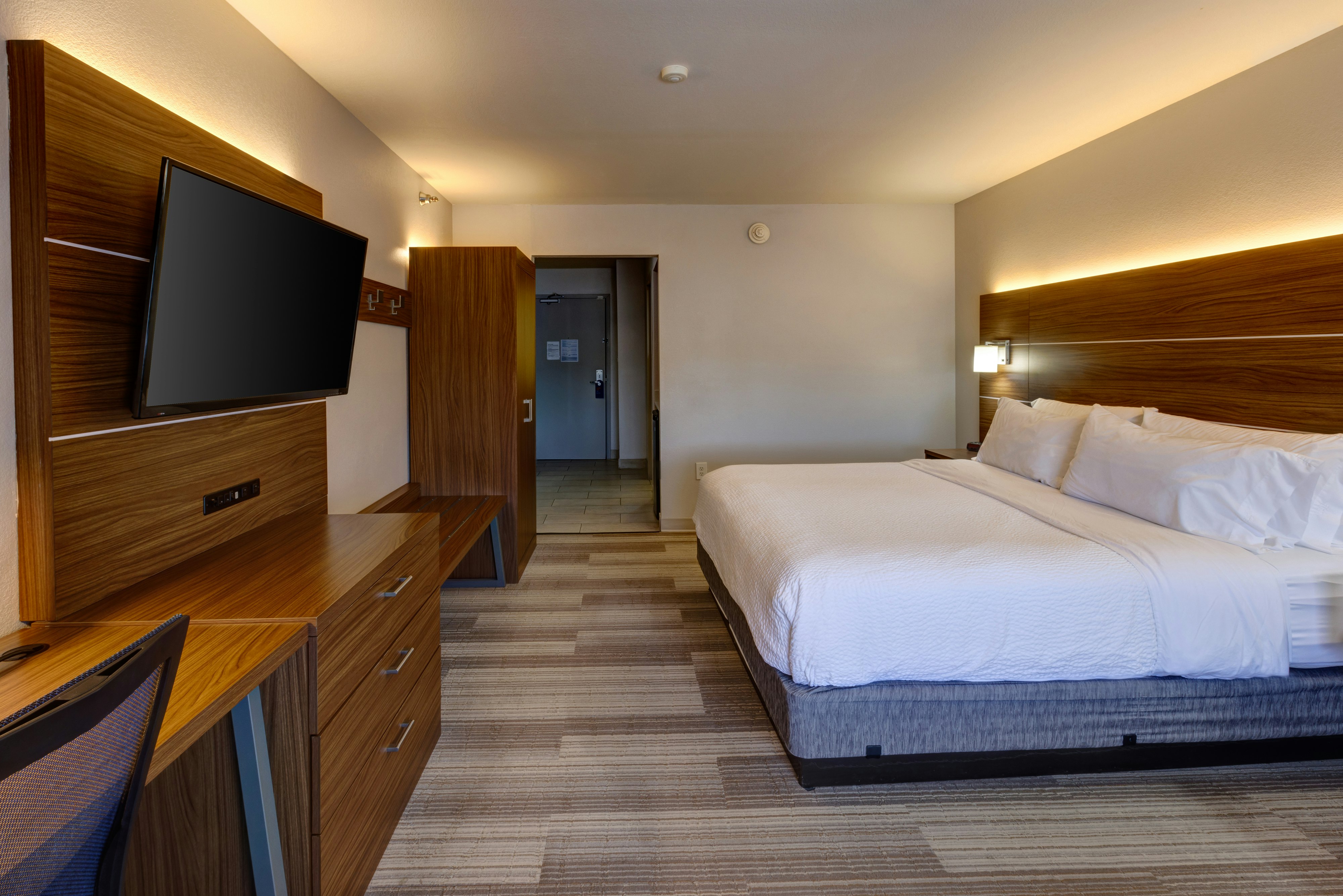 Leisure, King Bed