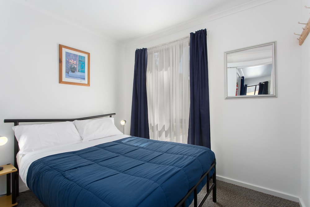 Victor Harbor Holiday & Cabin Park 14/46