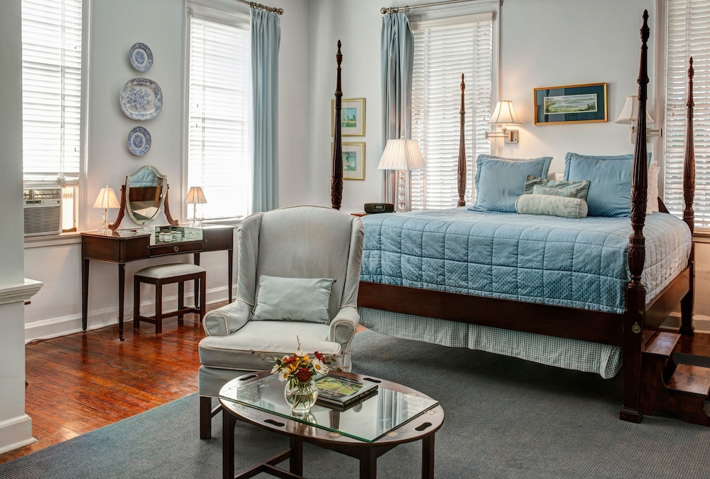 Rhett House Inn 29/50