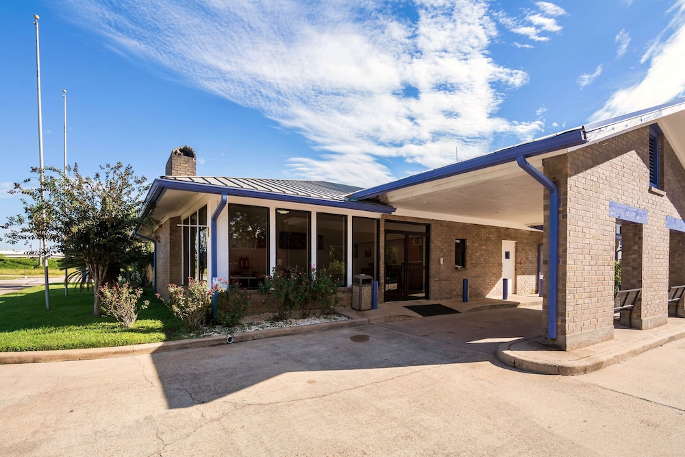 Motel6 Freeport, TX 6/54