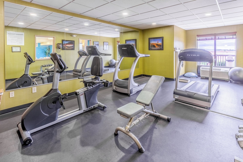 Holiday Inn Express Hotel Suites Bowling Green 36/62