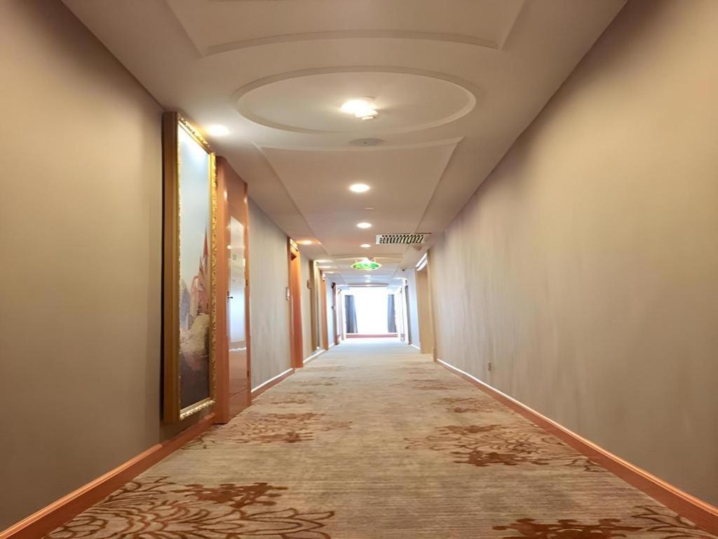 Vienna Hotel (Zhongshan Ancient Town Haizhou) 55/58