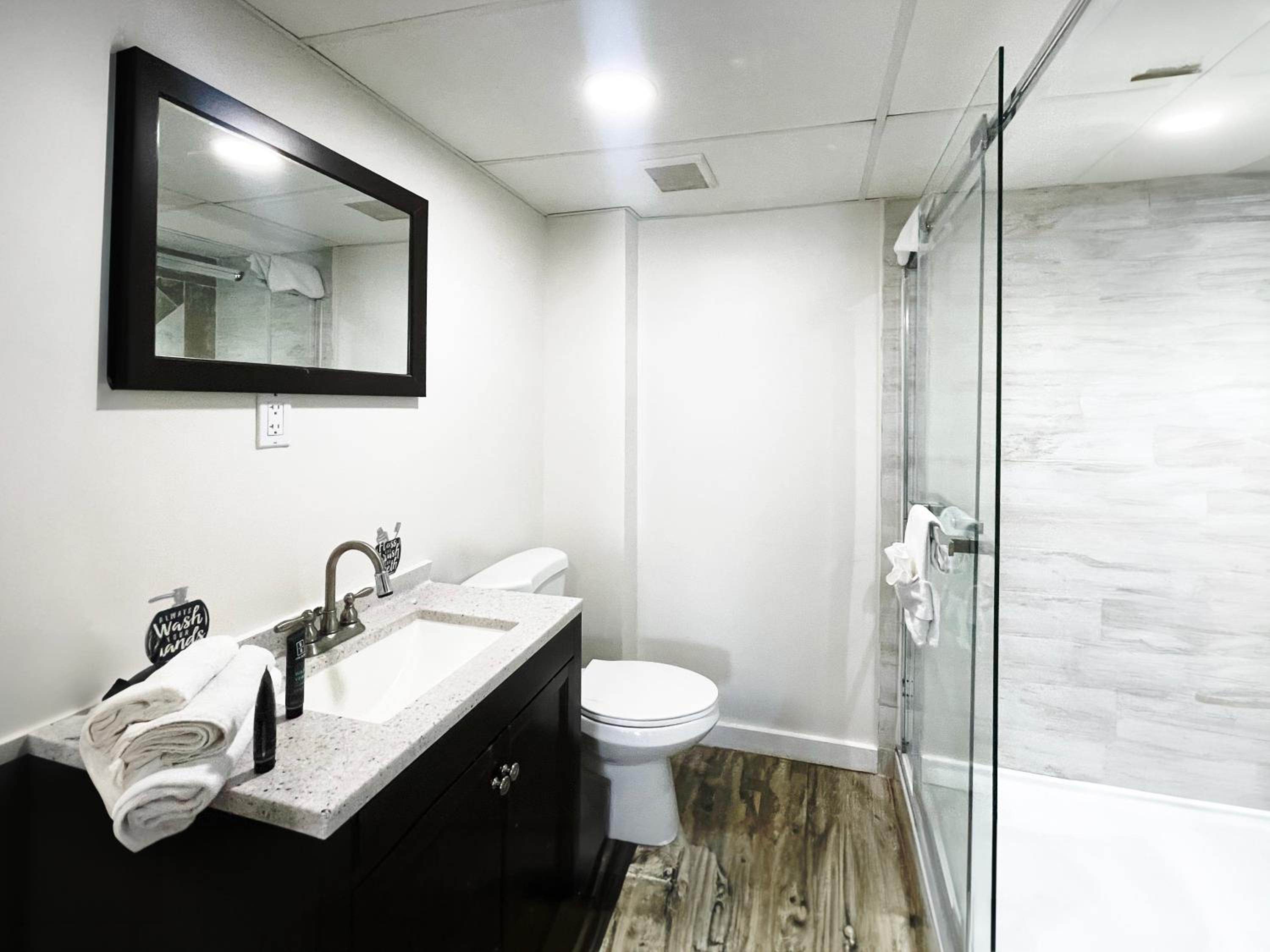 Penn Lodge Hotel & Suites 49/50