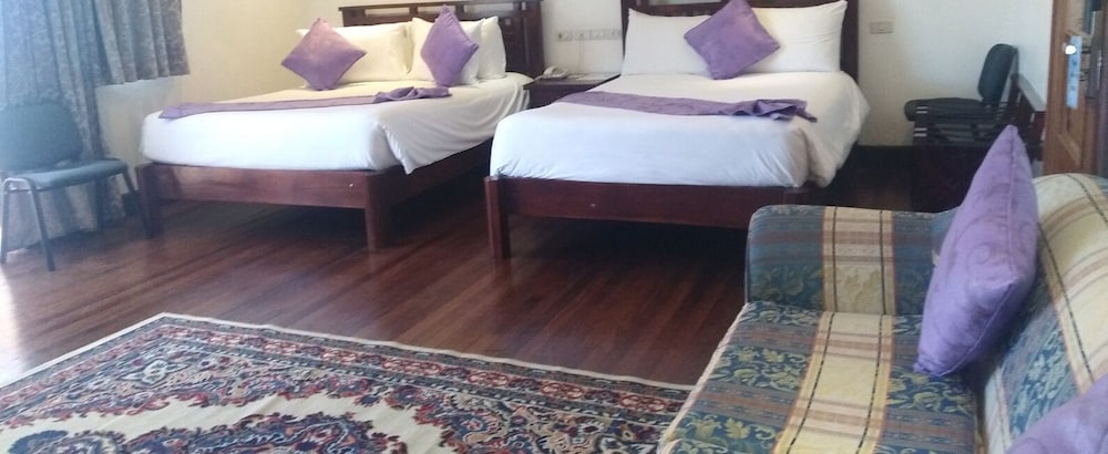 Safari Lodge Baguio By Log Cabin Hotel 37/76