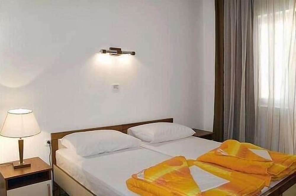 Garni Hotel Fineso 15/50