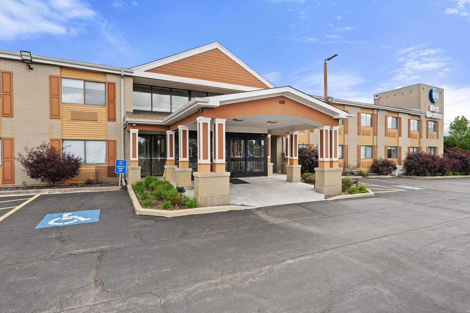 Best Western Oakbrook Inn 23/24