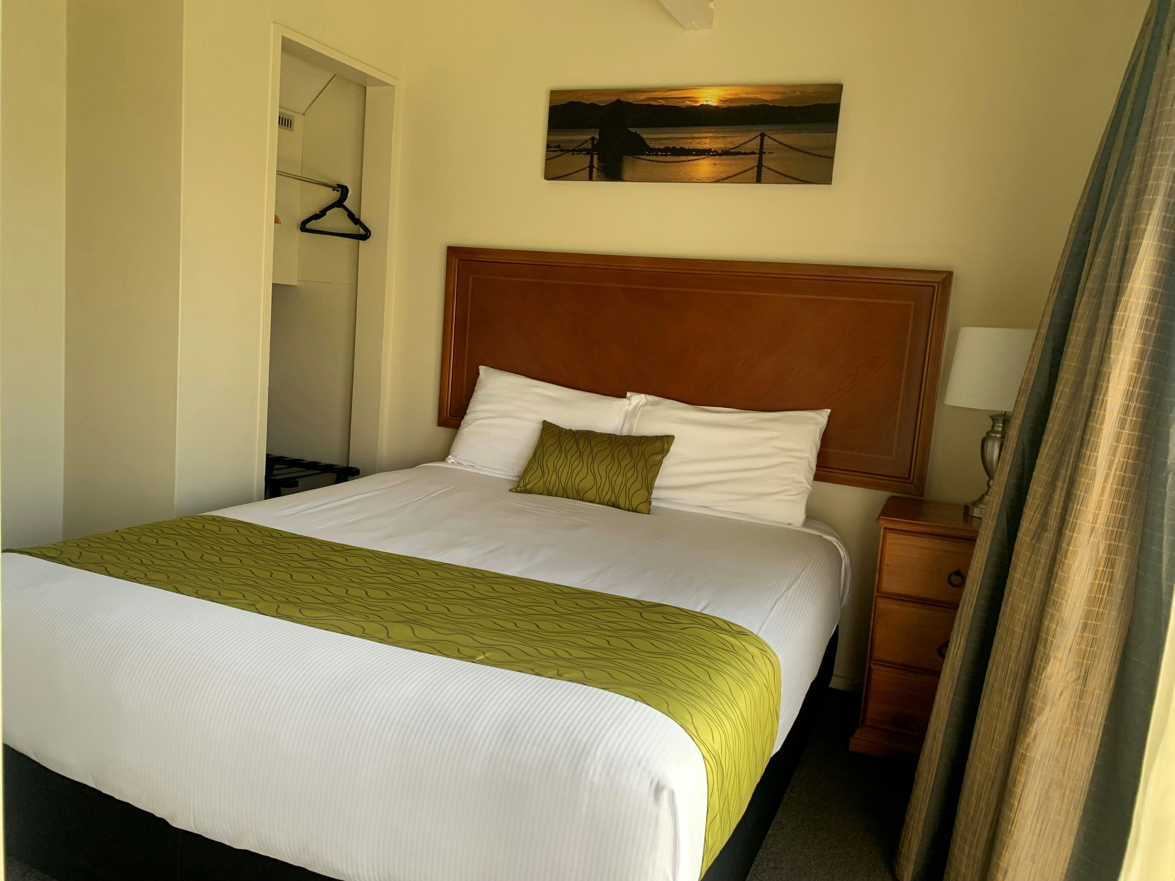 Admirals Motor Inn 34/77