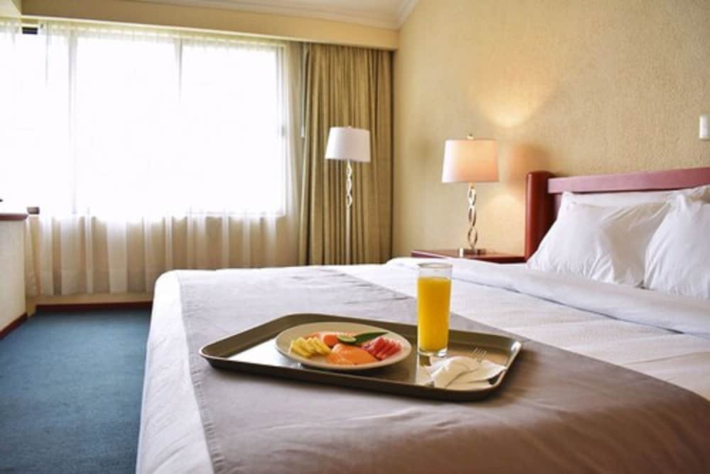 La Posada Hotel &amp; Suites 32/68