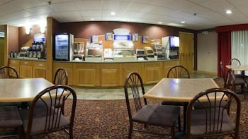 Holiday Inn Express Hotel Suites Colby 50/60