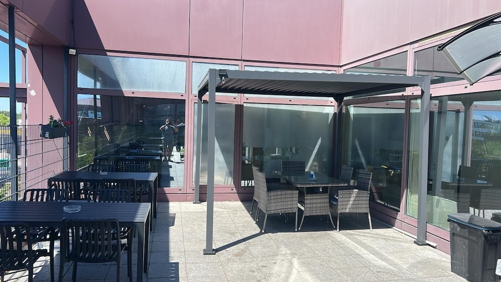 Low Budget Hostel 42/53