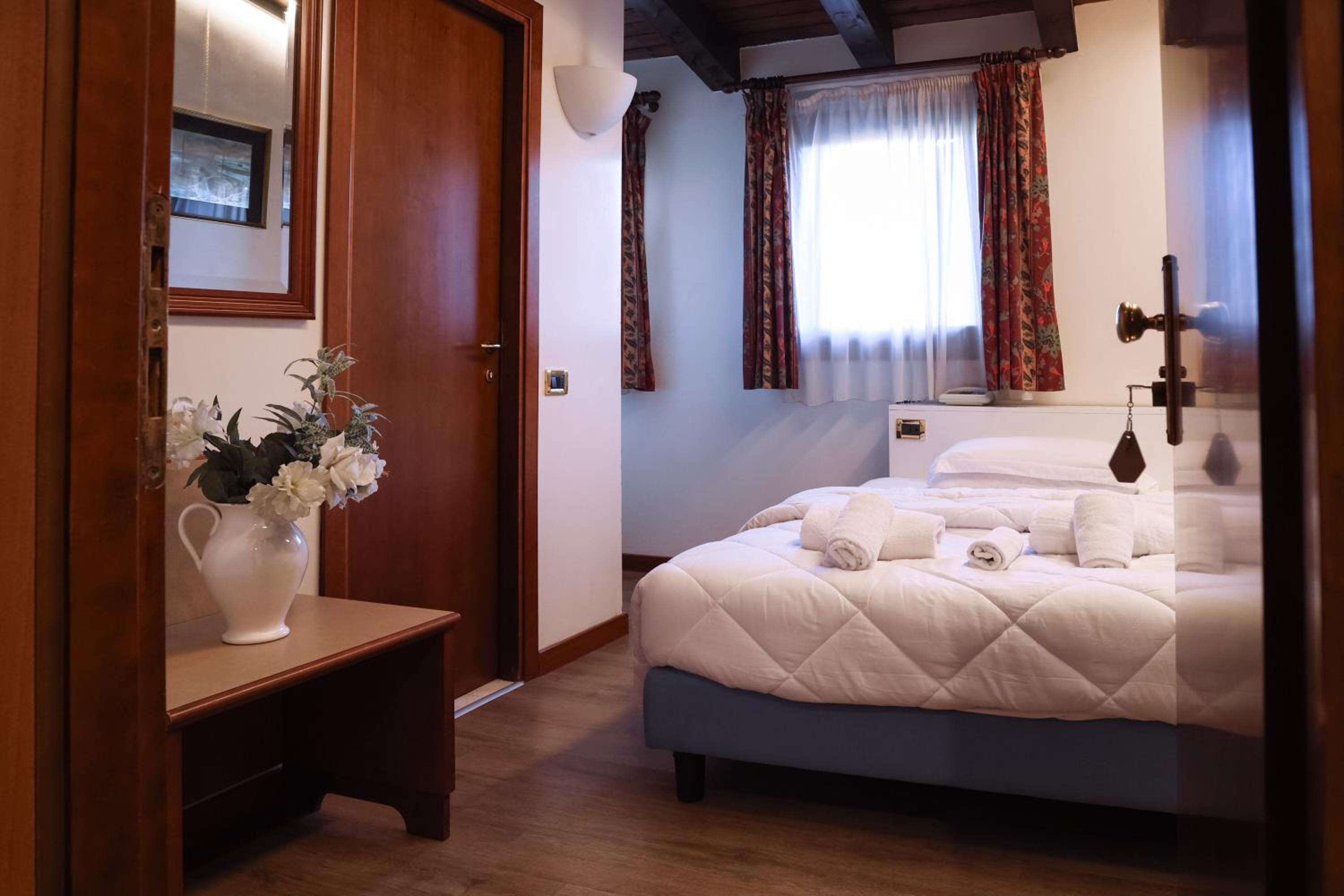 Economy, Double Bed