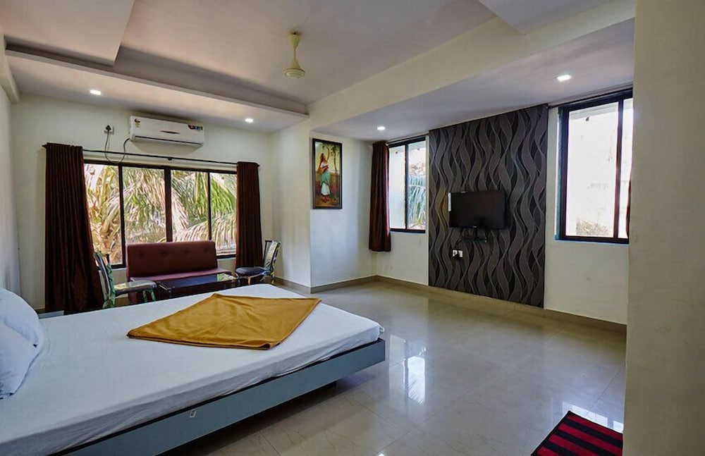 Hotel Galaxy's Vaibhav 17/40