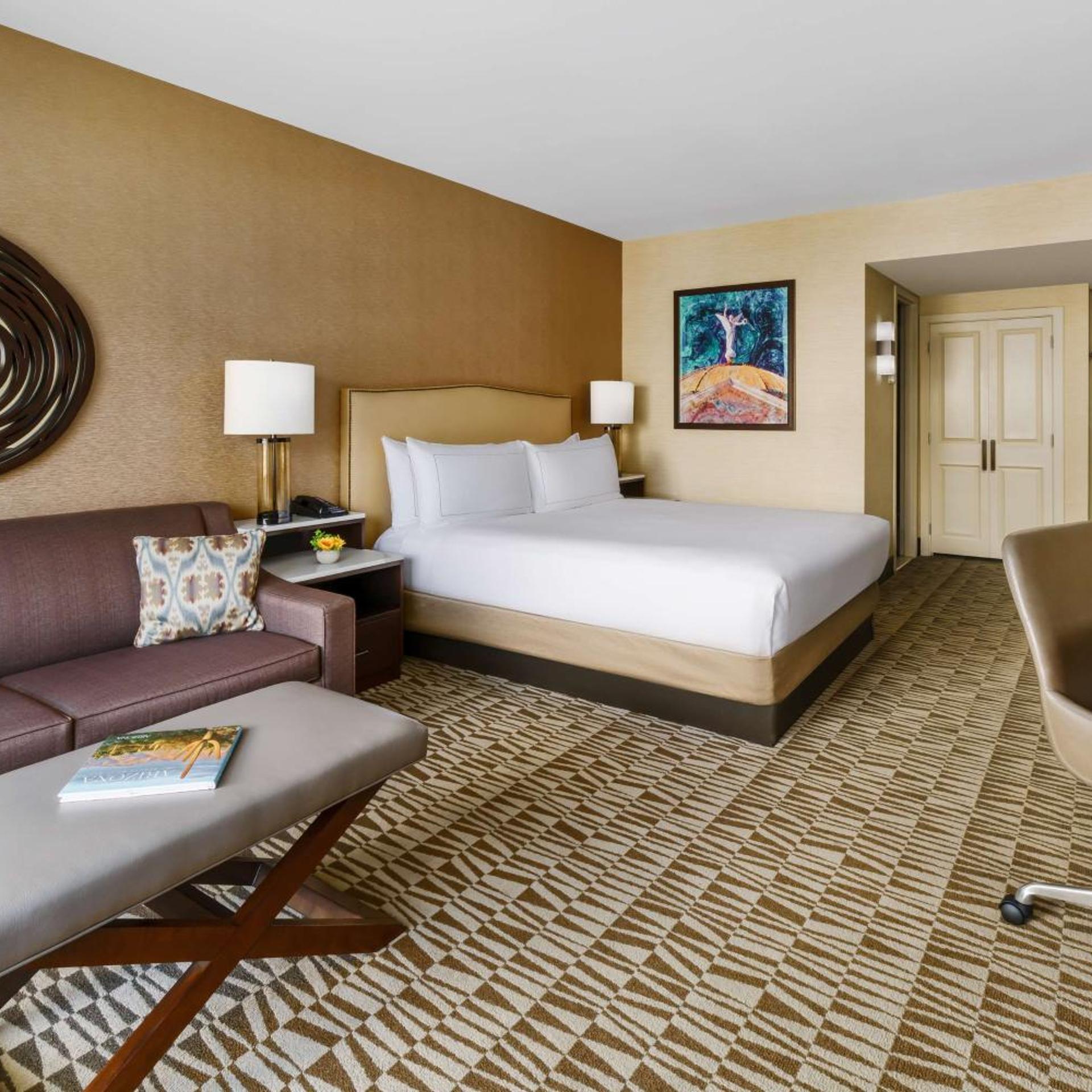 Room, King Bed, Pool View, Sofa, Balcony