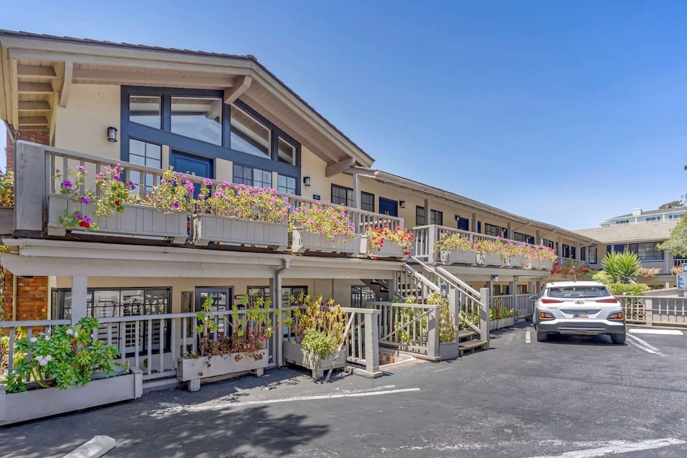 Comfort Inn Carmel By The Sea 51/62